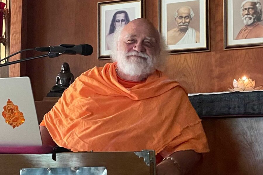 1. Swami Nirvanananda, un cammino guidato dalla Grazia